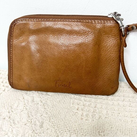 Fossil Patchwork Wristlet Leather Floral Zip Around Key Per - Picture 2 of 7